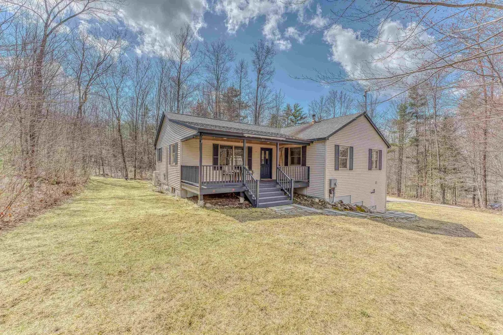 22 Weston Woods Circle Campton NH 03223