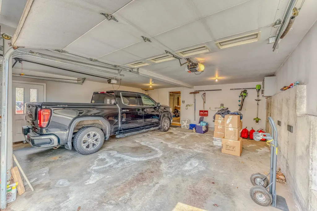 22 Weston Woods Circle Campton NH 03223