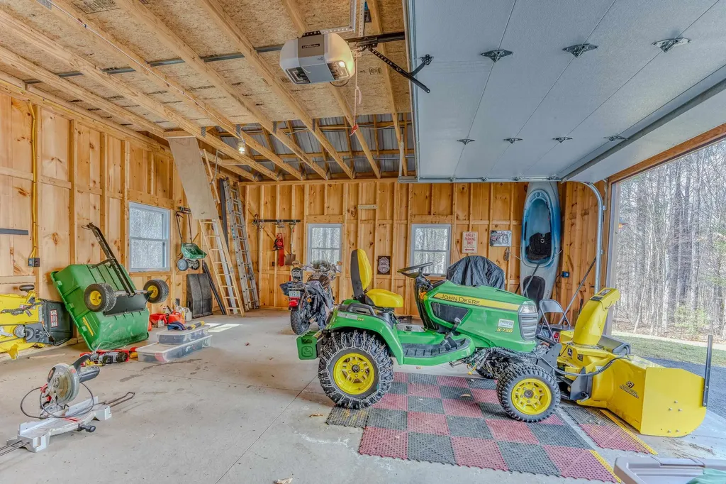 22 Weston Woods Circle Campton NH 03223