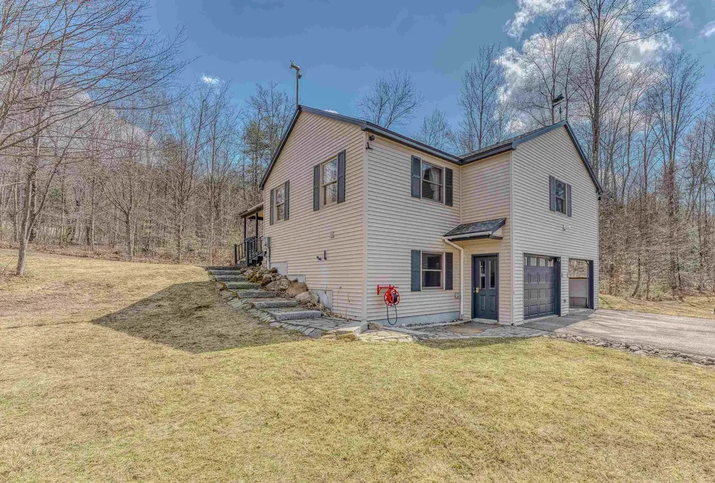 22 Weston Woods Circle Campton NH 03223