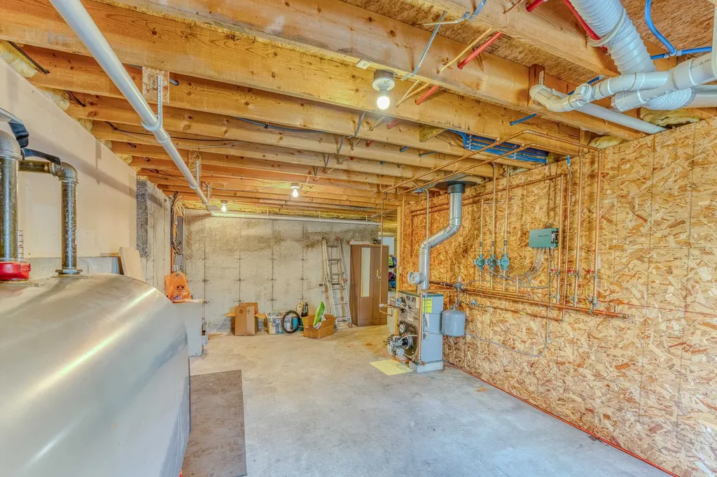 22 Weston Woods Circle Campton NH 03223