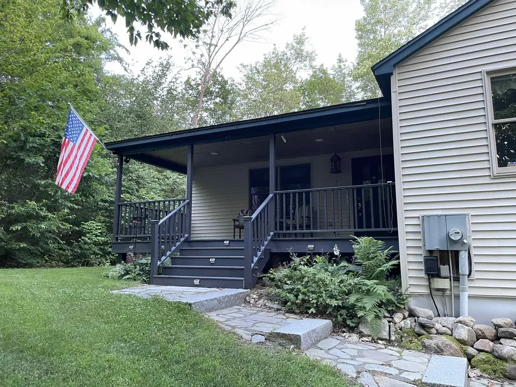 22 Weston Woods Circle Campton NH 03223