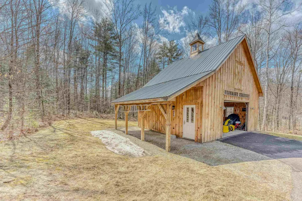 22 Weston Woods Circle Campton NH 03223