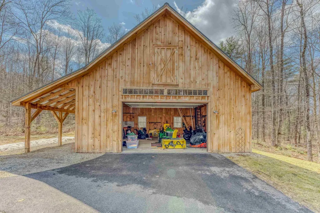 22 Weston Woods Circle Campton NH 03223