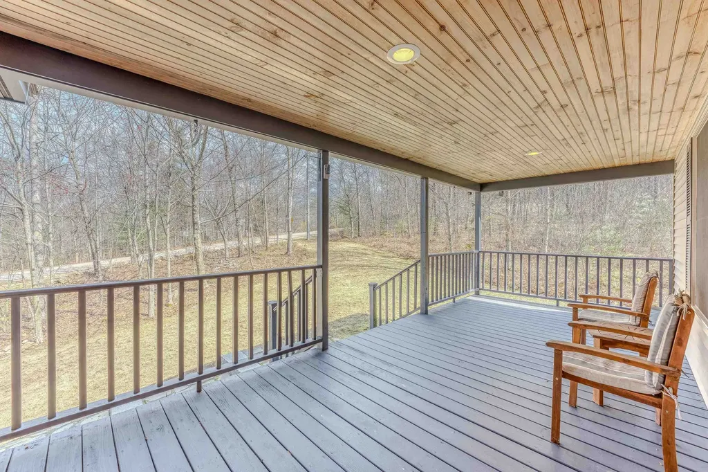 22 Weston Woods Circle Campton NH 03223