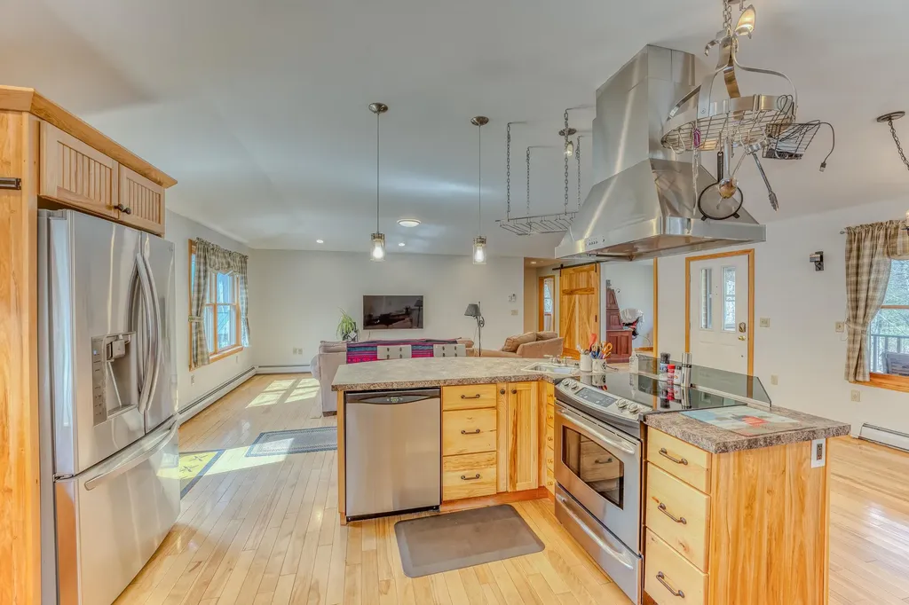 22 Weston Woods Circle Campton NH 03223