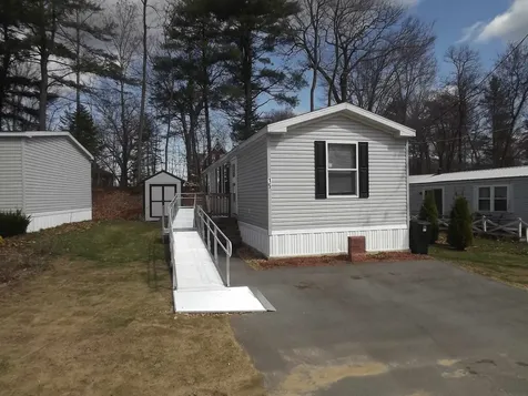 15 Courtesy Avenue Belmont NH 03220