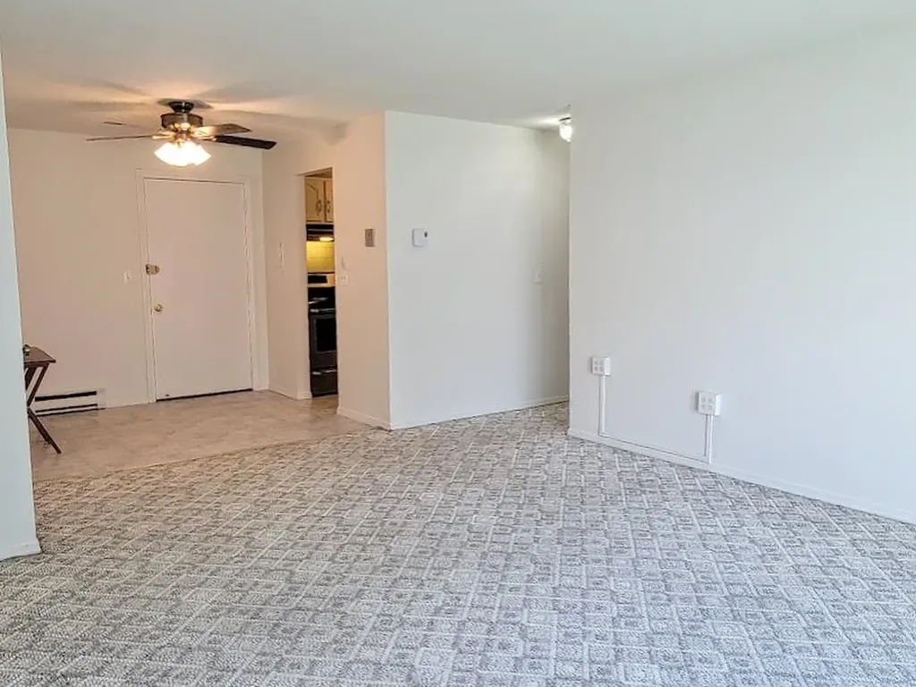 68e Constitution Drive Londonderry NH 03053