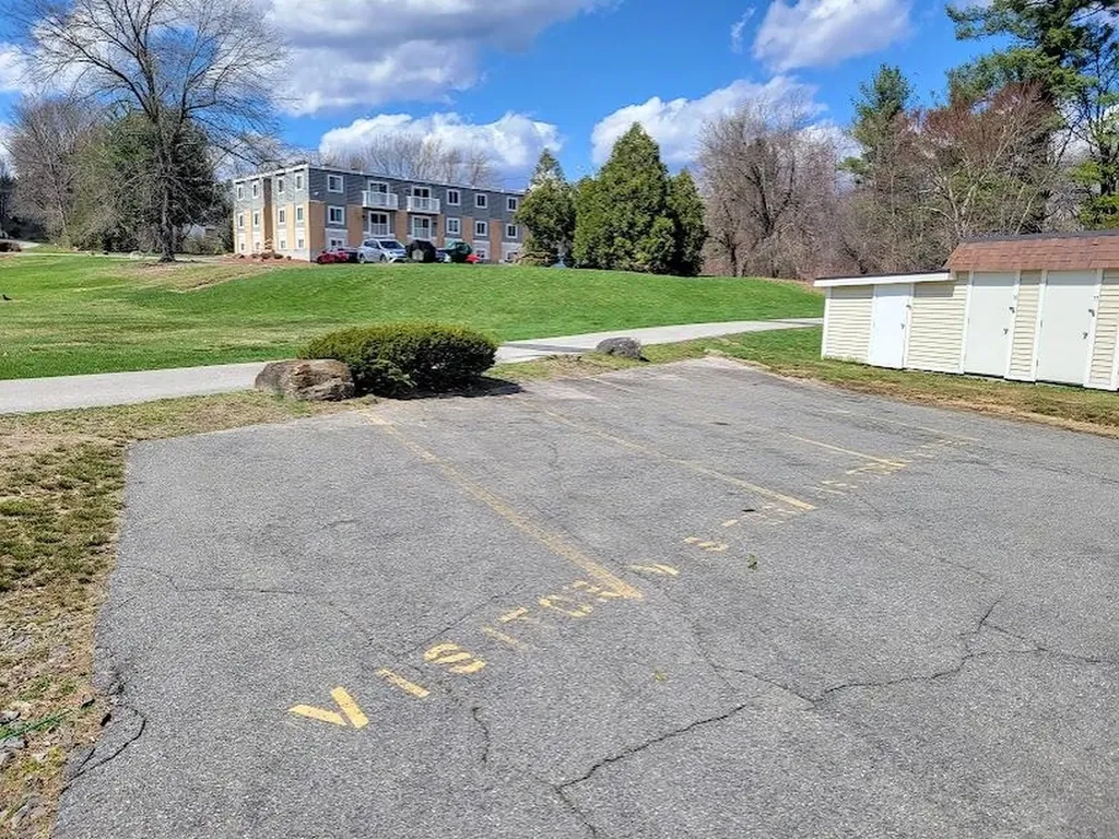 68e Constitution Drive Londonderry NH 03053