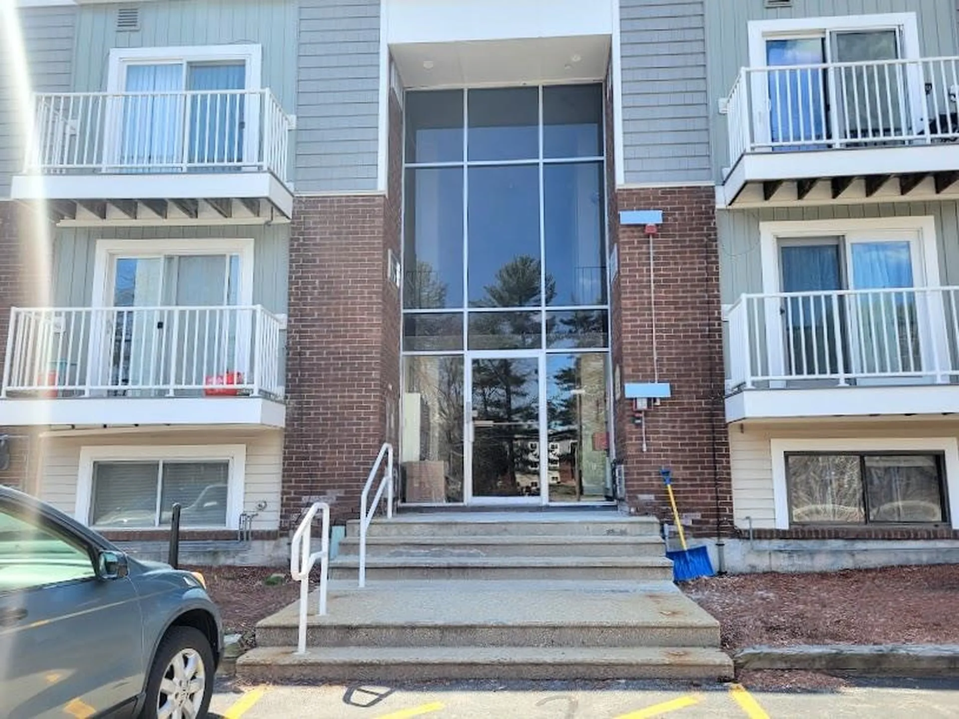 68e Constitution Drive Londonderry NH 03053