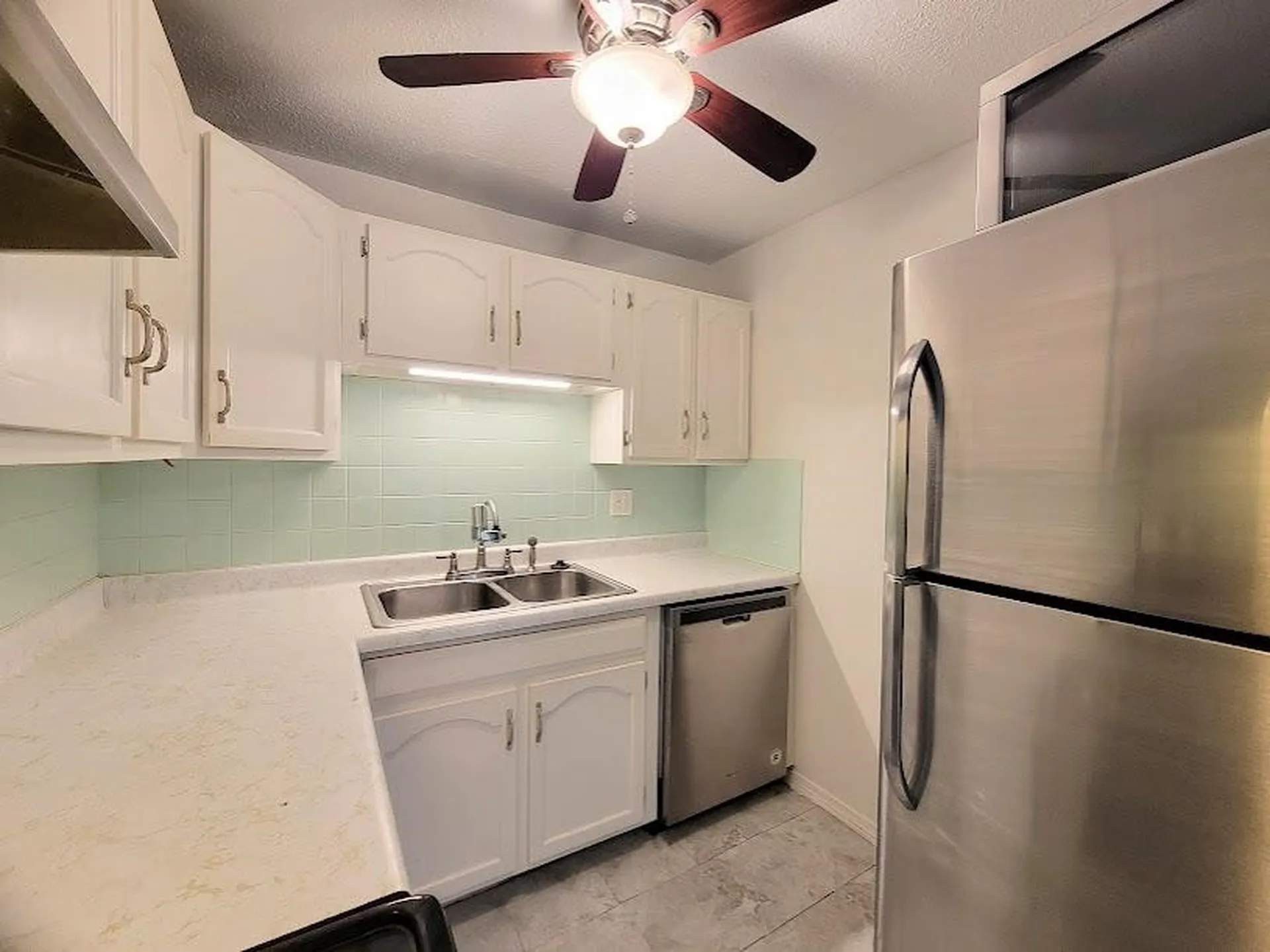68e Constitution Drive Londonderry NH 03053