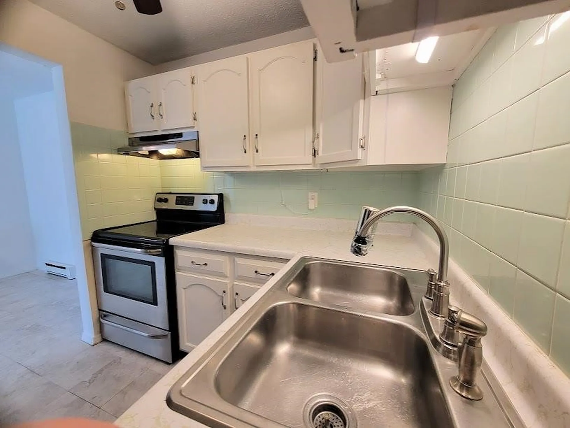68e Constitution Drive Londonderry NH 03053
