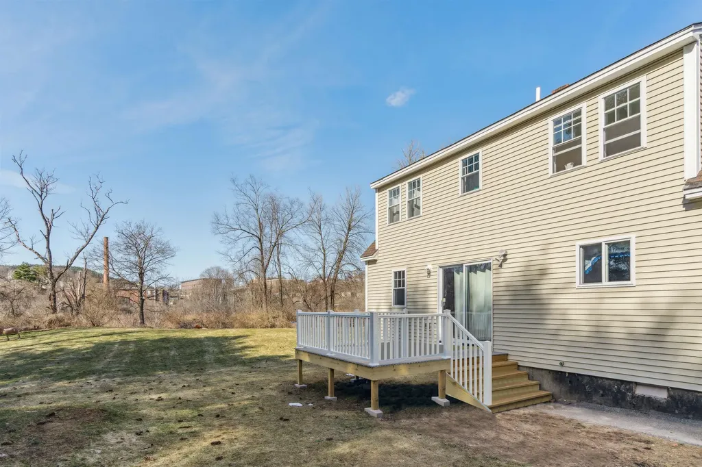 5 Brookside Drive Lebanon NH 03766
