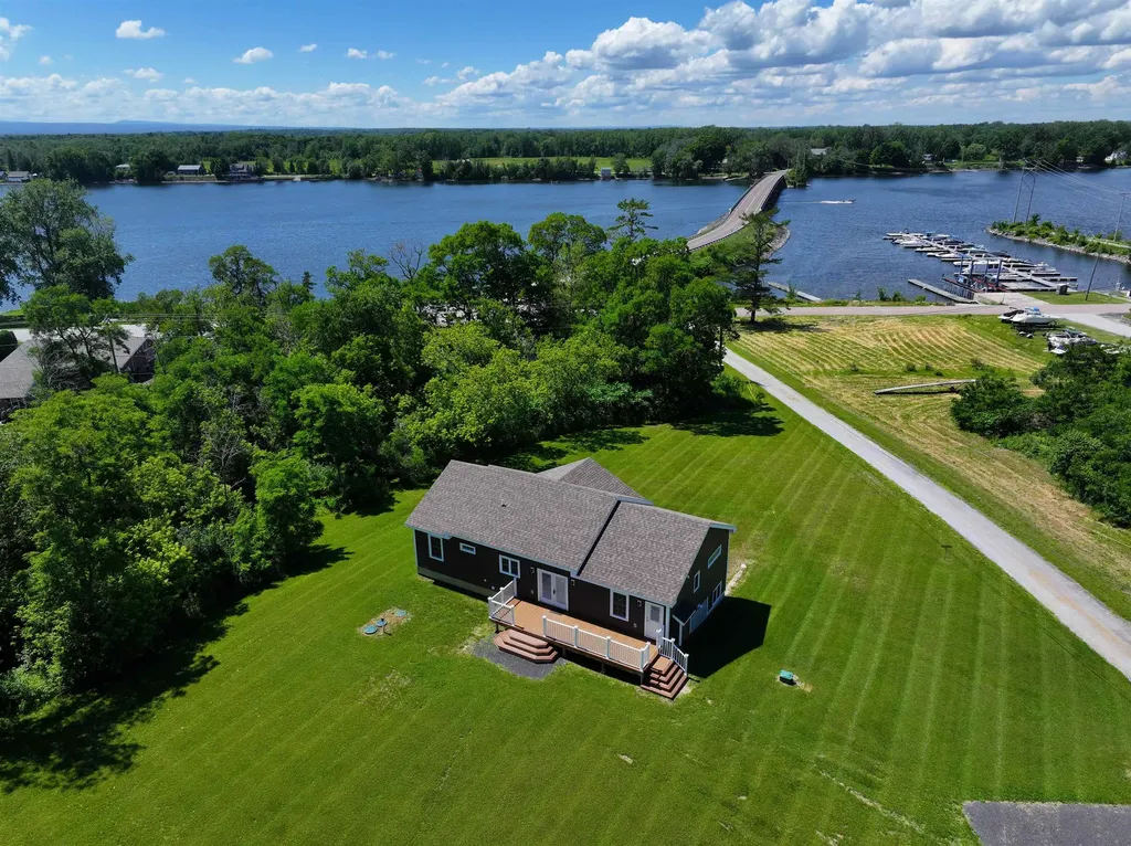 98 Heather Lane North Hero VT 05474