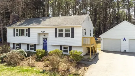 16 Masquah Drive Litchfield NH 03052