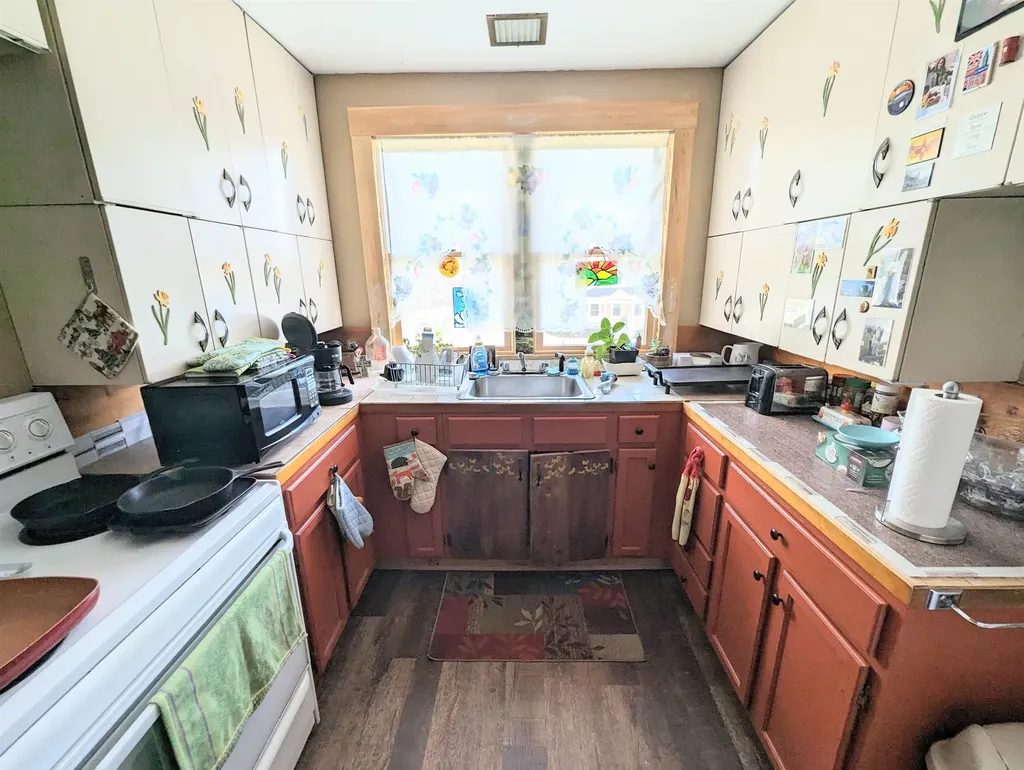 127 Pleasant Street Littleton NH 03561