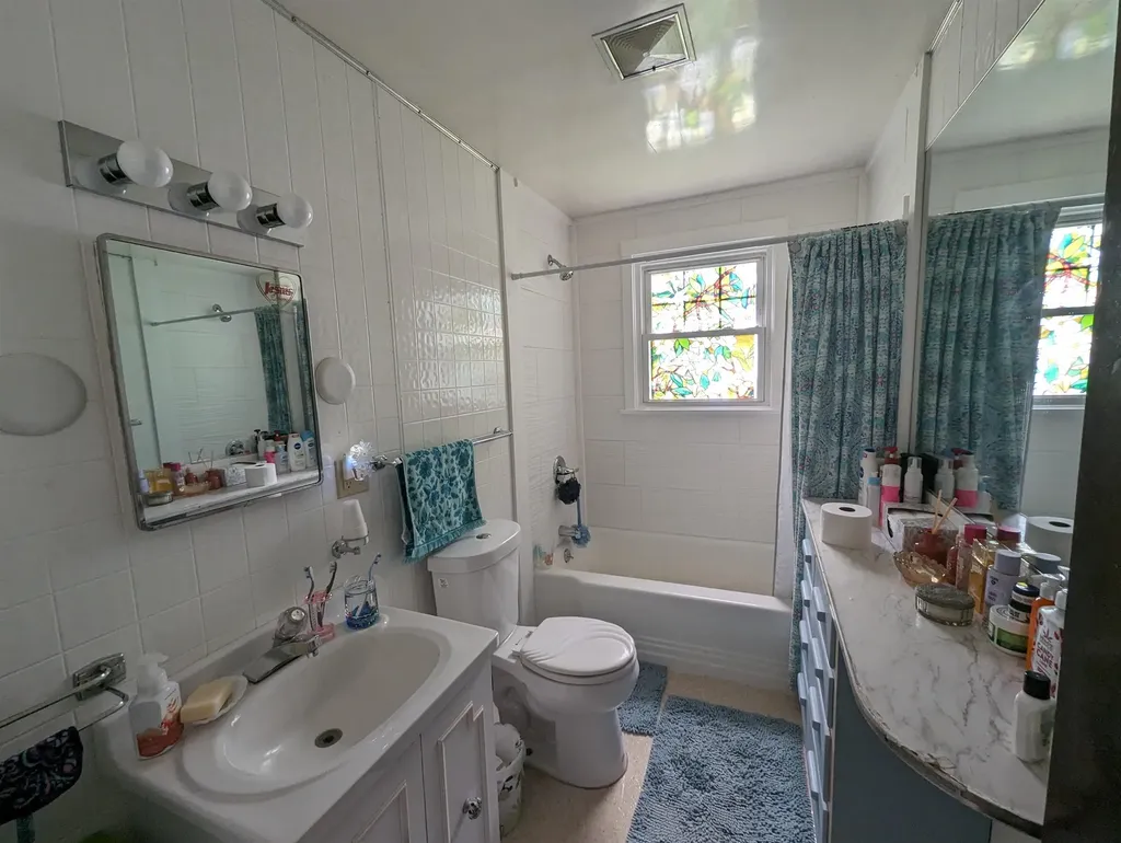 127 Pleasant Street Littleton NH 03561