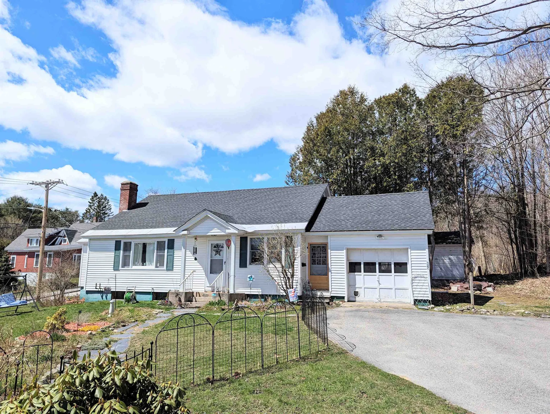 127 Pleasant Street Littleton NH 03561