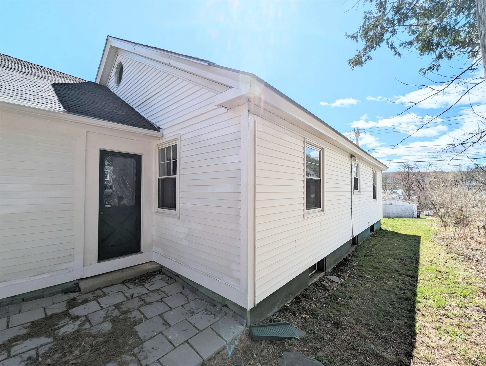 127 Pleasant Street Littleton NH 03561