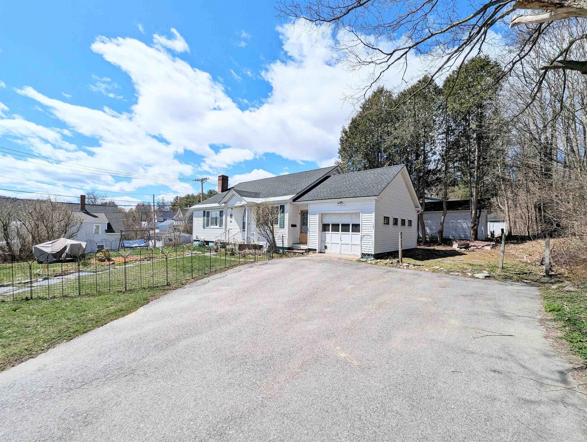 127 Pleasant Street Littleton NH 03561