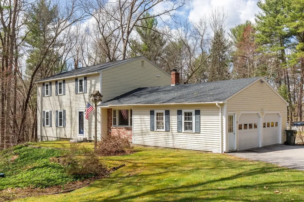 26 Jefferson Drive Londonderry NH 03053