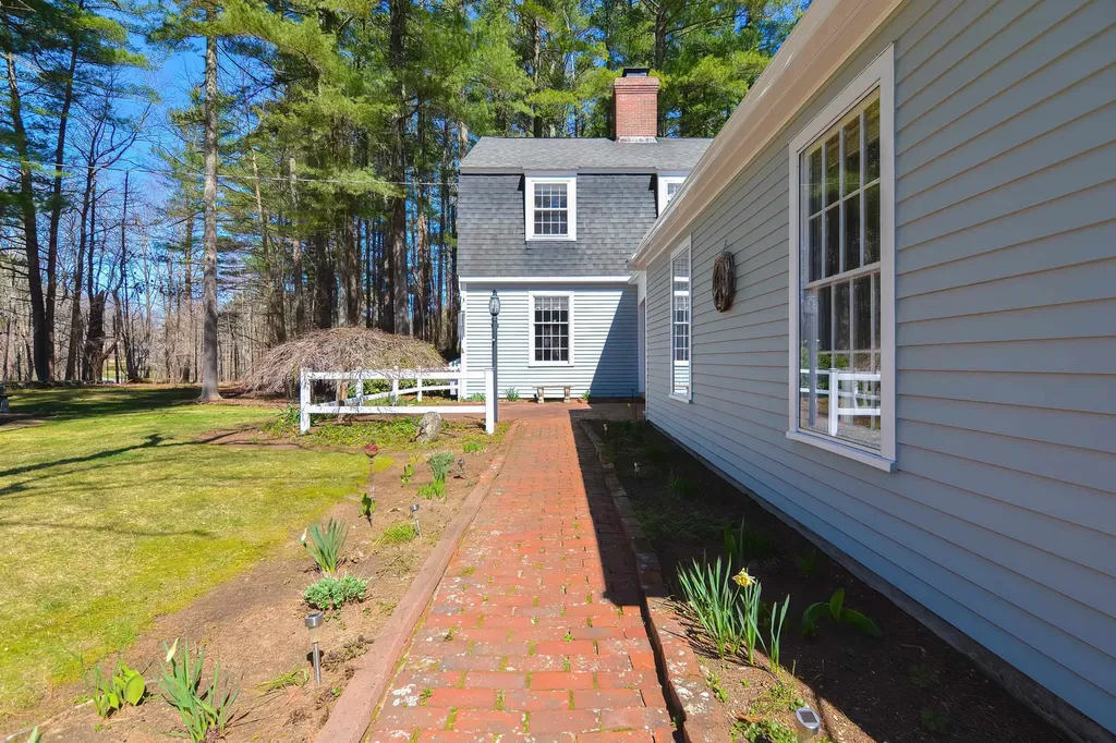 65 Drinkwater Road Hampton Falls NH 03844