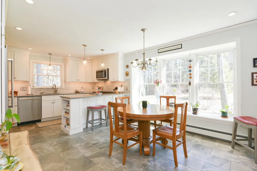 65 Drinkwater Road Hampton Falls NH 03844