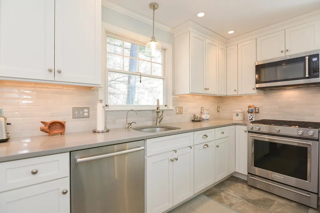 65 Drinkwater Road Hampton Falls NH 03844