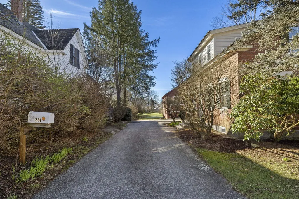 281 Roxbury Street Keene NH 03431