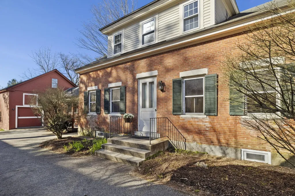 281 Roxbury Street Keene NH 03431