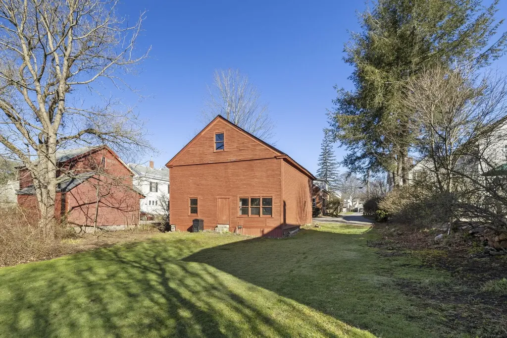 281 Roxbury Street Keene NH 03431