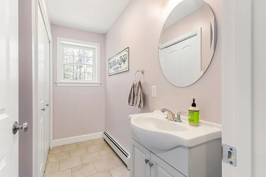 241 Ash Swamp Road Newmarket NH 03857