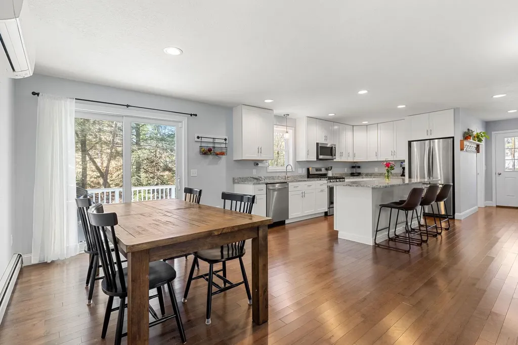 241 Ash Swamp Road Newmarket NH 03857
