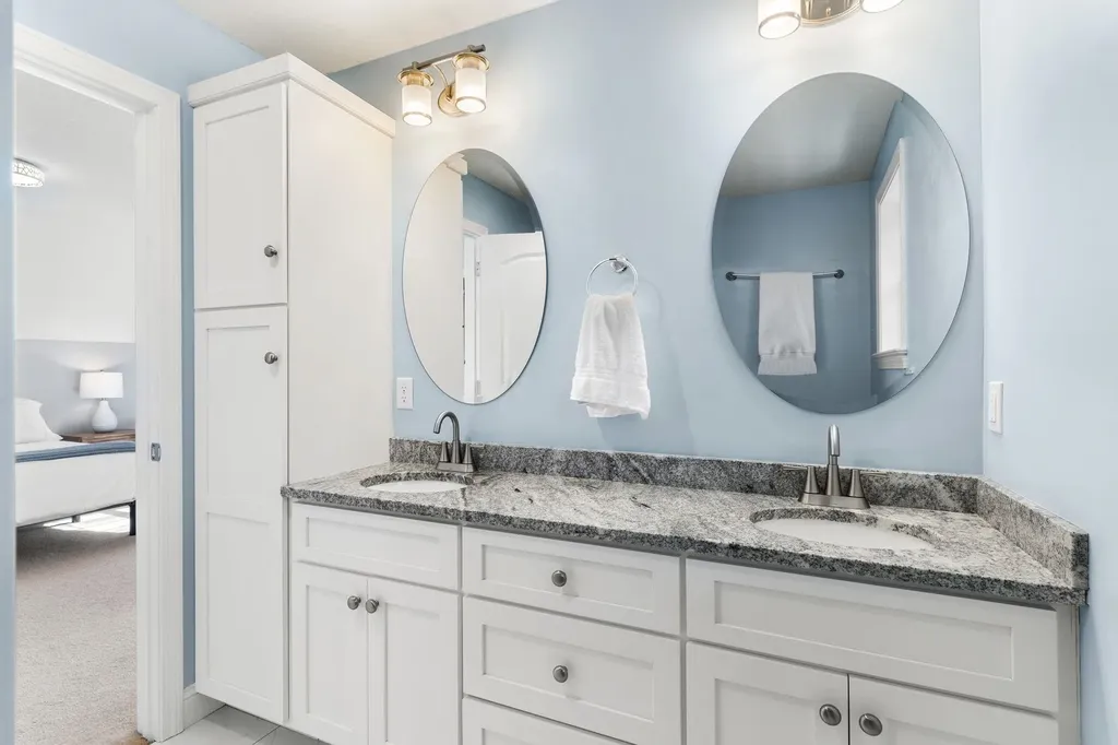 241 Ash Swamp Road Newmarket NH 03857