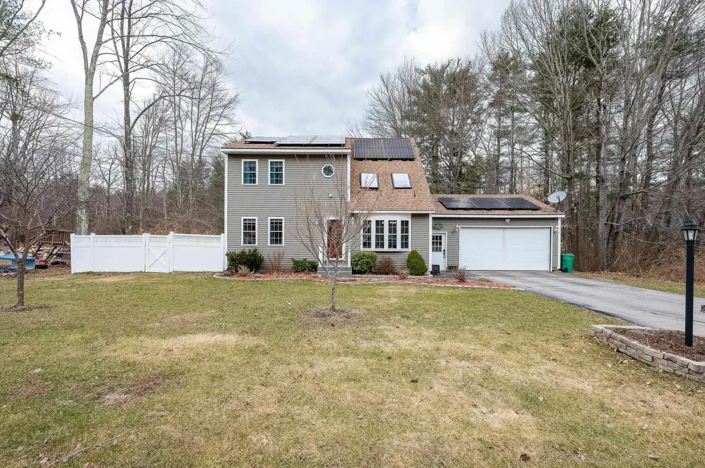66 Ledgeview Drive Rochester NH 03839