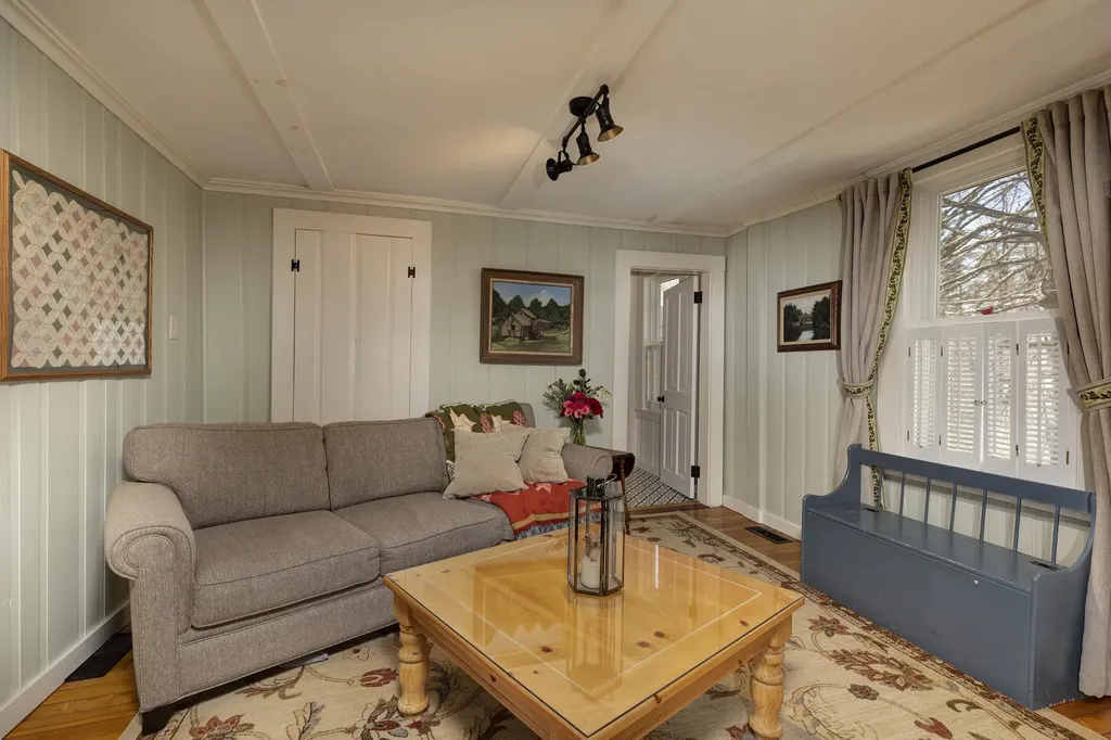 13 Harvey Road Sutton NH 03260