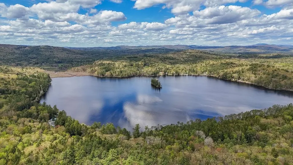 13 Harvey Road Sutton NH 03260