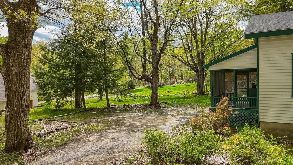 13 Harvey Road Sutton NH 03260