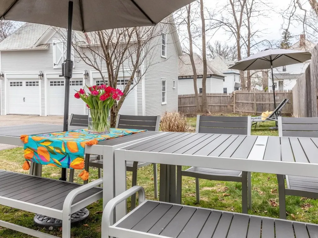 76 Brookes Avenue Burlington VT 05401