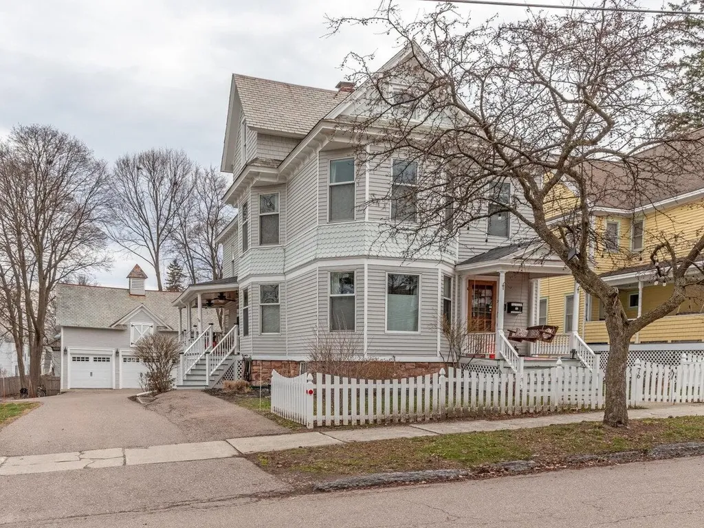 76 Brookes Avenue Burlington VT 05401