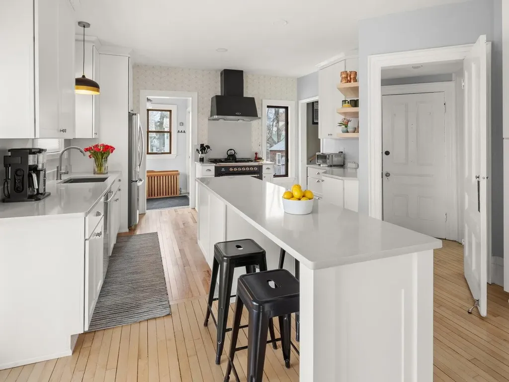 76 Brookes Avenue Burlington VT 05401