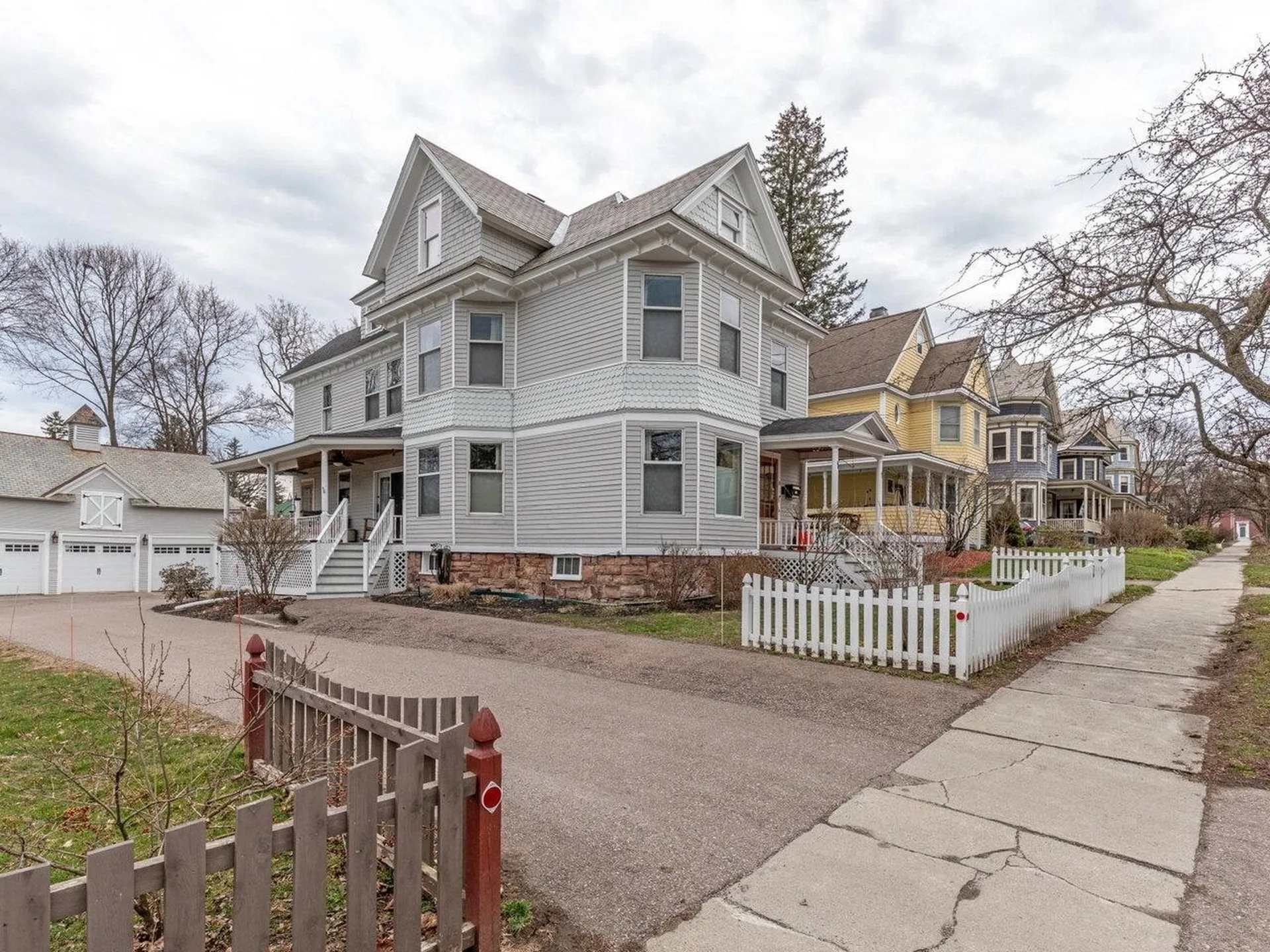 76 Brookes Avenue Burlington VT 05401