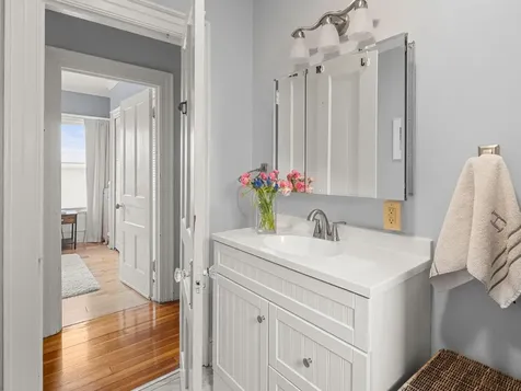 76 Brookes Avenue Burlington VT 05401