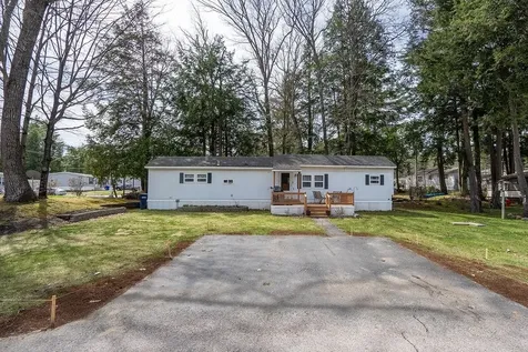 28 Willow Street Tilton NH 03276