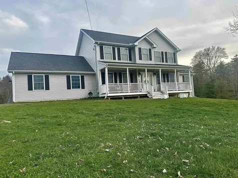 8 Saunders Road Goffstown NH 03045