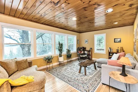 31 County Road Hillsborough NH 03244