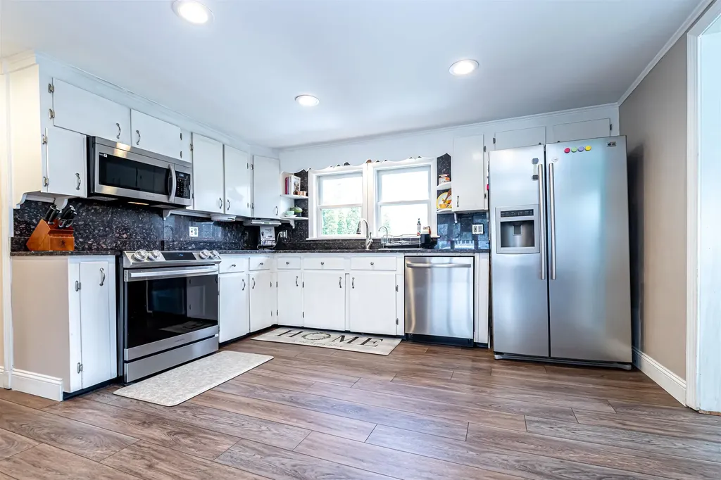 15 Jericho Road Pelham NH 03076