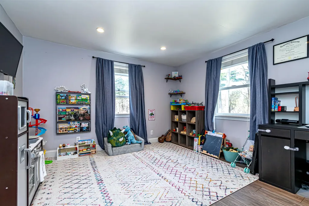 15 Jericho Road Pelham NH 03076