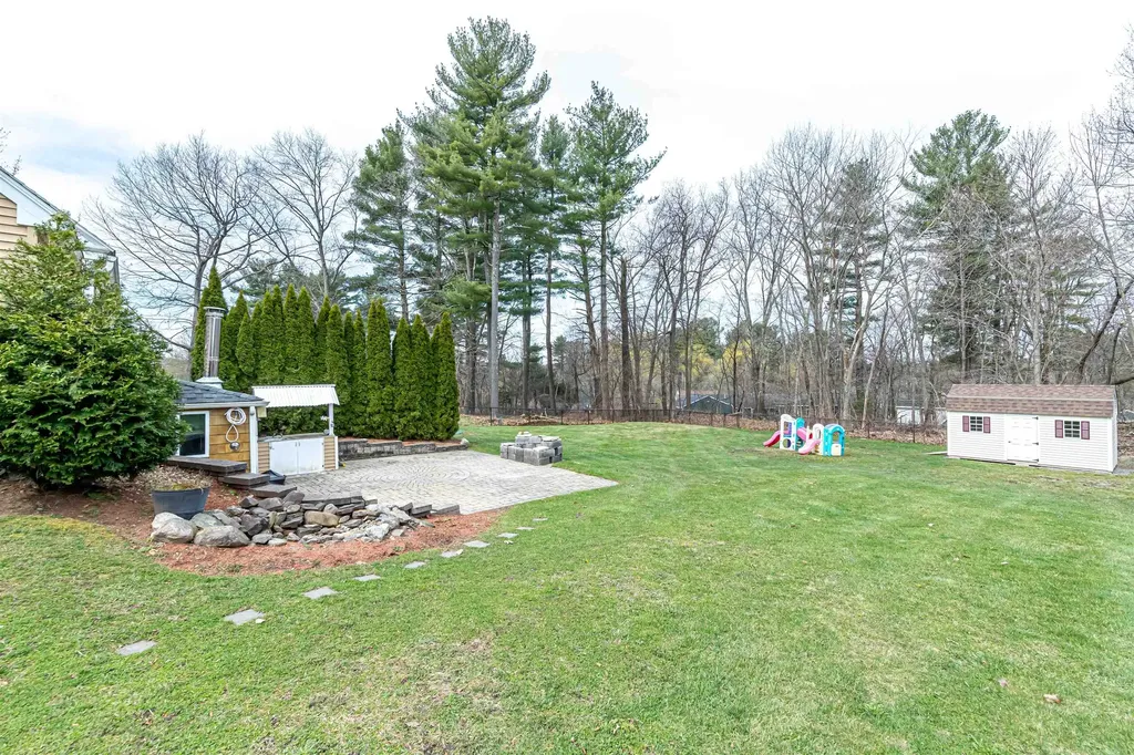15 Jericho Road Pelham NH 03076
