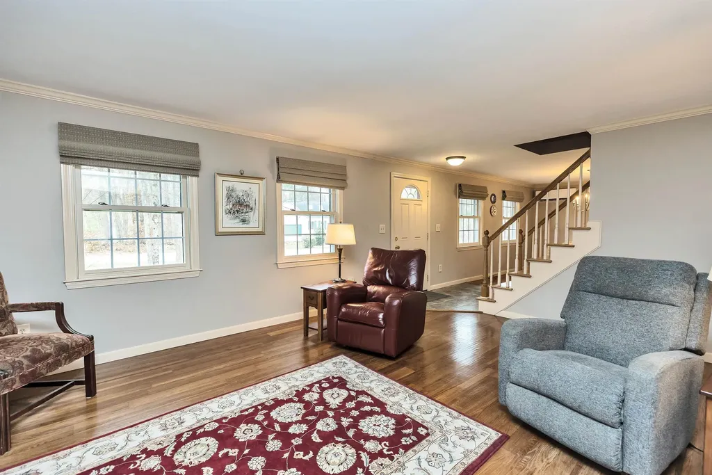 6 Woodbine Lane Merrimack NH 03054